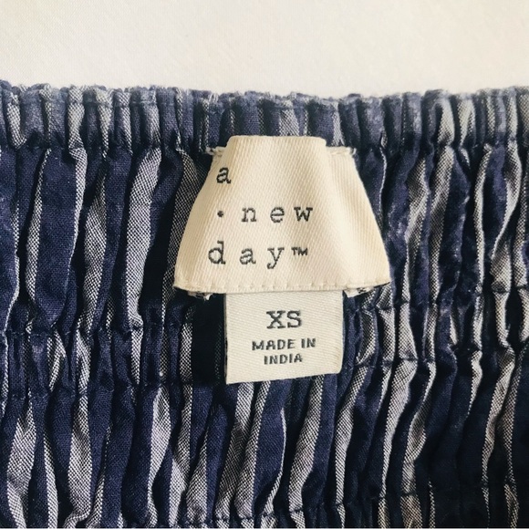 A New Day Smocked Striped MIDI Dress Spaghetti Strap Pockets Blue & White
XS - Picture 13 of 13